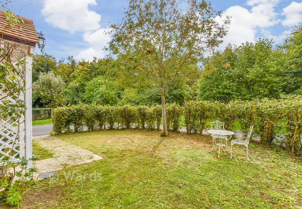 Front Garden - Grenadier Close, Bearsted, Maidstone, Kent - Wards of Kent