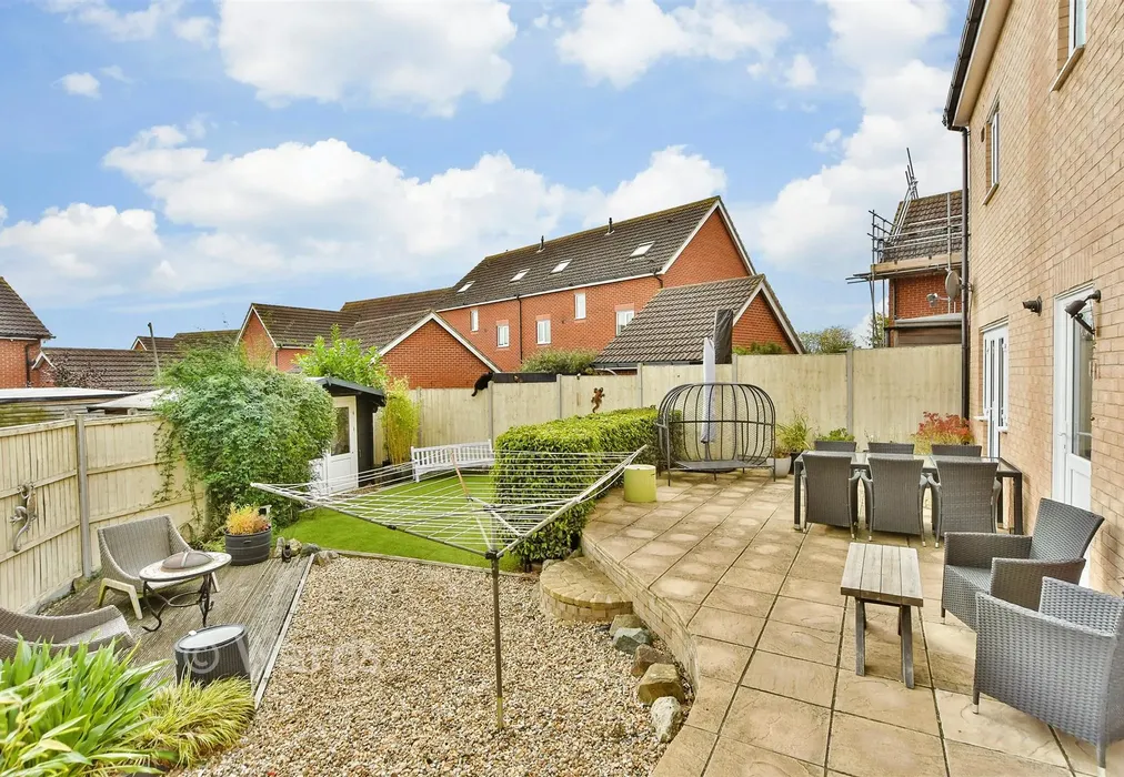 Rear Garden - Rivenhall Way, Hoo, Rochester, Kent - Wards of Kent
