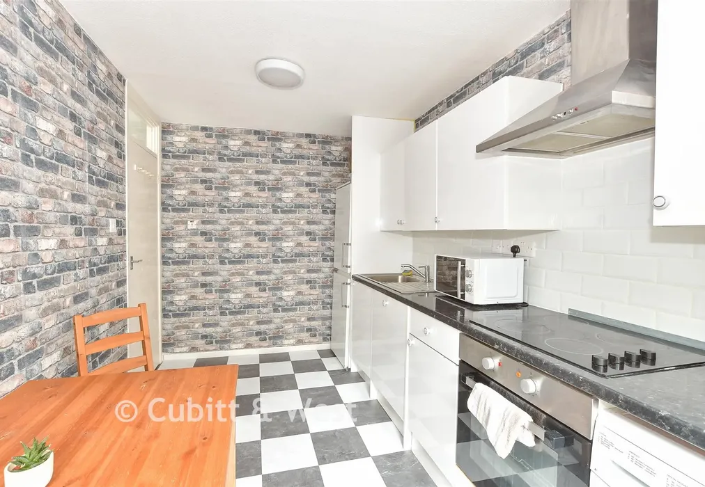Kitchen/ Diner - Bell Street, Reigate, Surrey - Wards of Kent