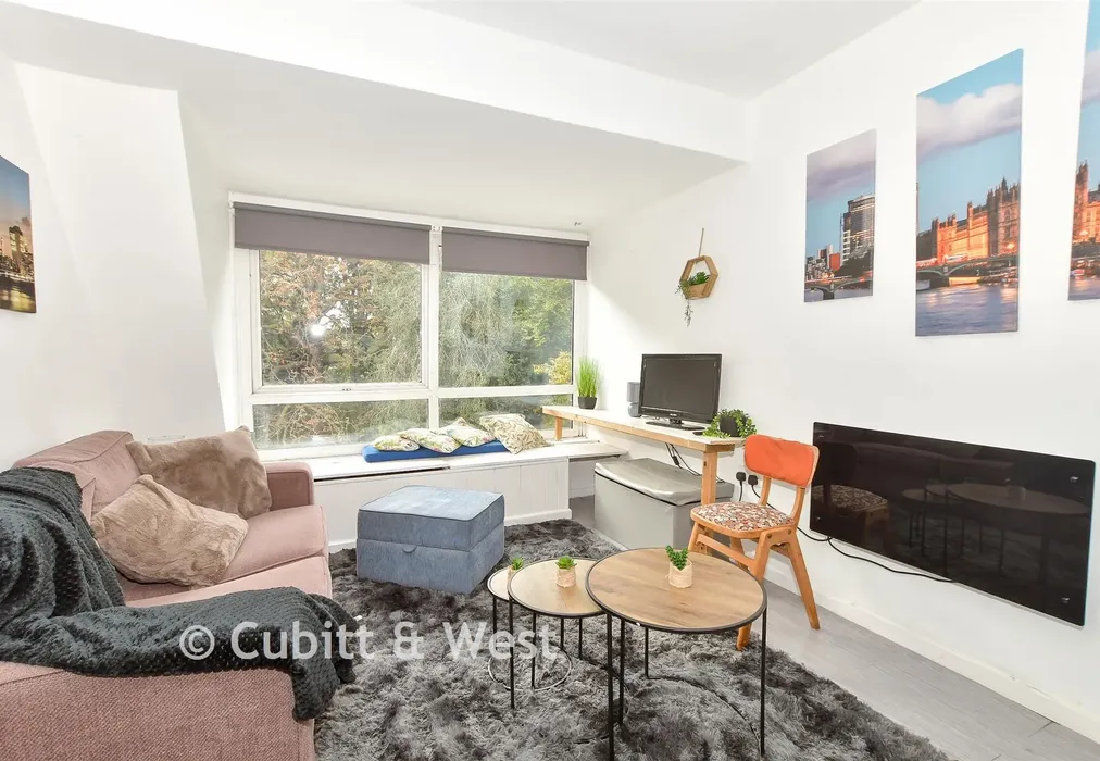 Living/ Bedroom - Bell Street, Reigate, Surrey - Wards of Kent