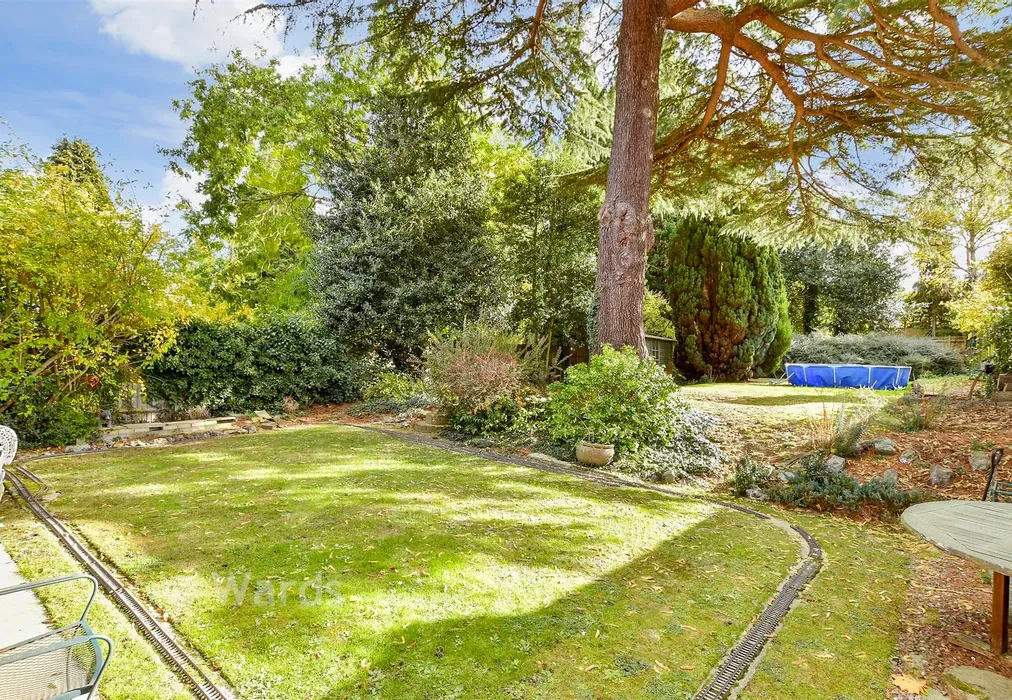 Rear Garden - Station Road, Eynsford, Dartford, Kent - Wards of Kent