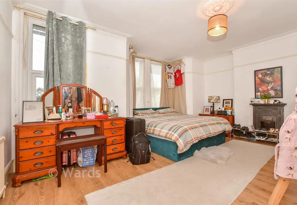 Bedroom 1 - Magazine Road, Ashford, Kent - Wards of Kent