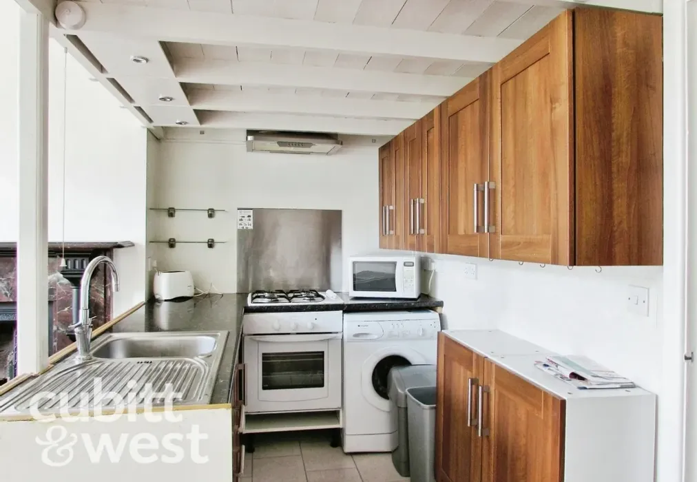  - AVAILABLE WITH NO DEPOSIT Western Parade Southsea PO5 - Wards of Kent