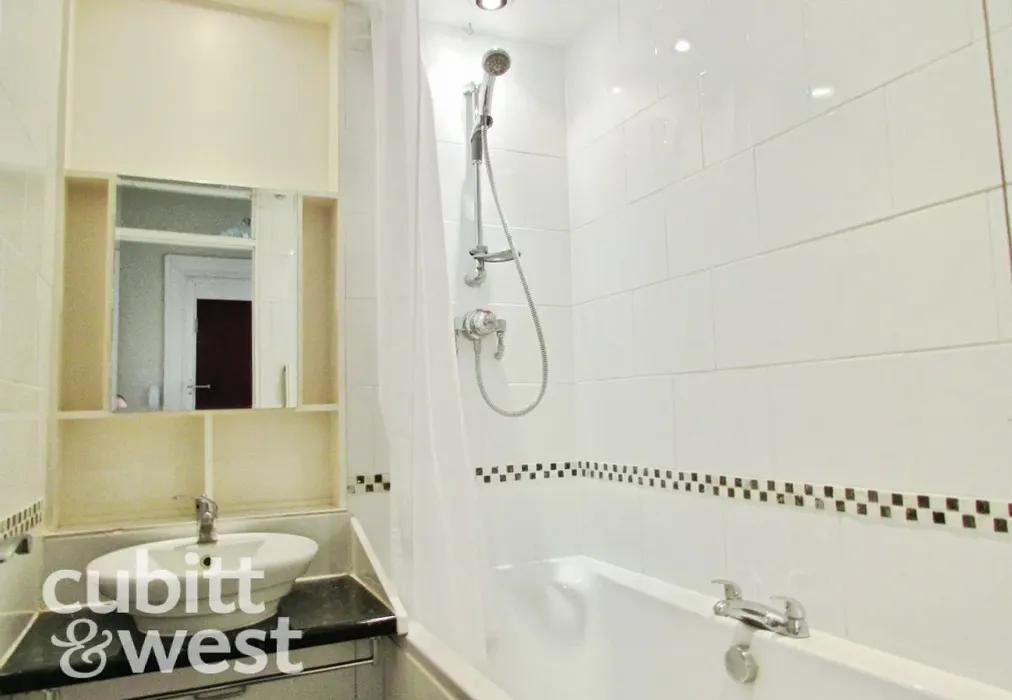  - AVAILABLE WITH NO DEPOSIT Western Parade Southsea PO5 - Wards of Kent