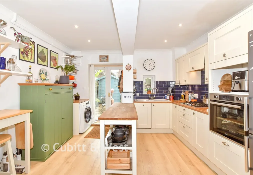 Kitchen - Angel Street, Petworth, West Sussex - Wards of Kent