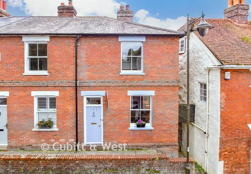 Front Web - Angel Street, Petworth, West Sussex - Wards of Kent