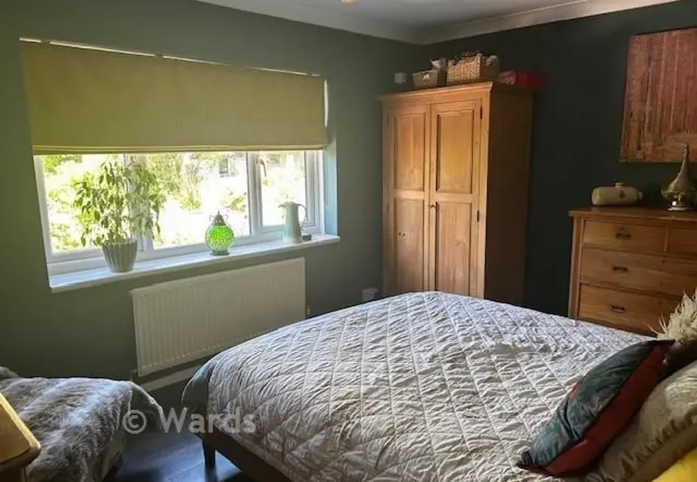 Bedroom 1 - Marshalls Land, St Michaels, Tenterden, Kent - Wards of Kent