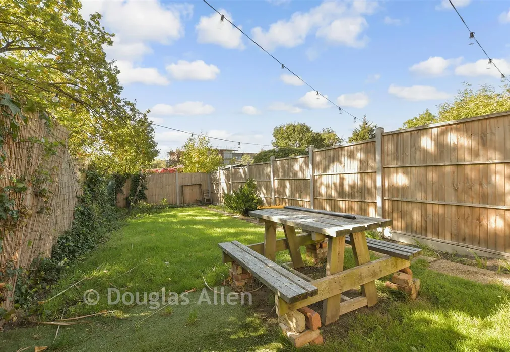 Rear Garden - Hale End Road, Walthamstow - Wards of Kent