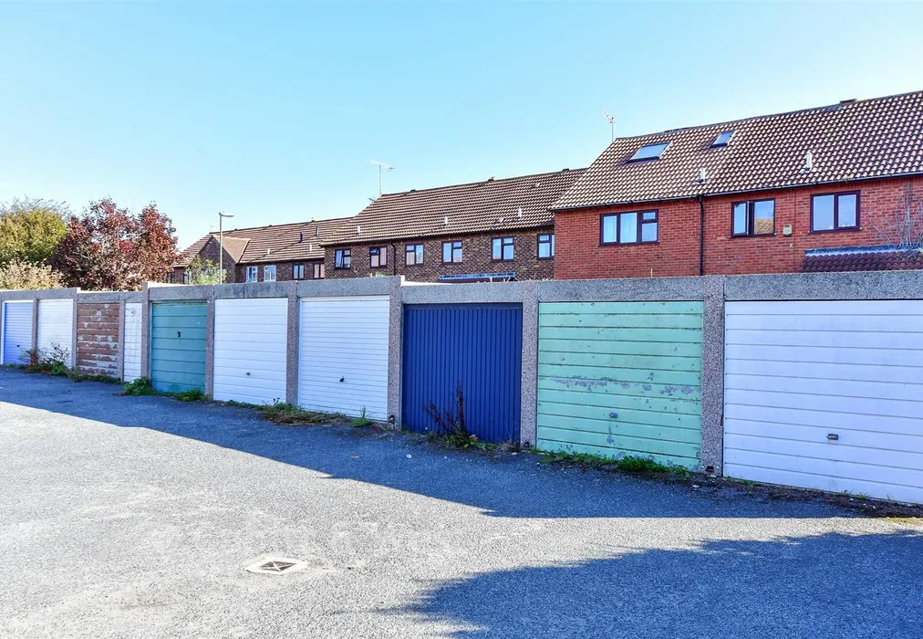 Garage - Dinsdale Gardens, Rustington, West Sussex - Wards of Kent
