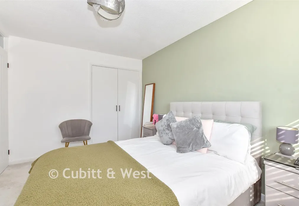Bedroom 1 - Dinsdale Gardens, Rustington, West Sussex - Wards of Kent