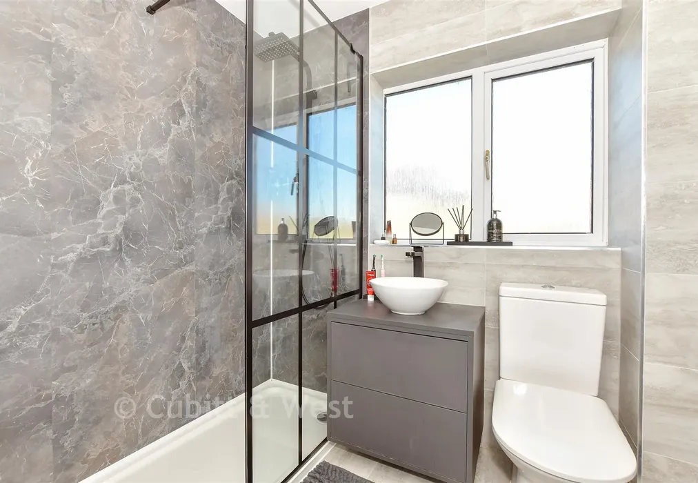Shower Room - Dinsdale Gardens, Rustington, West Sussex - Wards of Kent