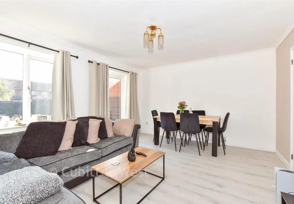 Lounge - Dinsdale Gardens, Rustington, West Sussex - Wards of Kent