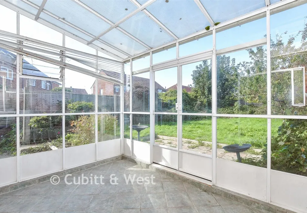 Lean-To - Bell Davies Road, Littlehampton, West Sussex - Wards of Kent