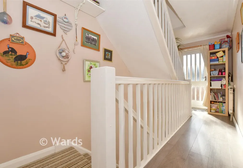 Landing - Edred Road, Dover, Kent - Wards of Kent