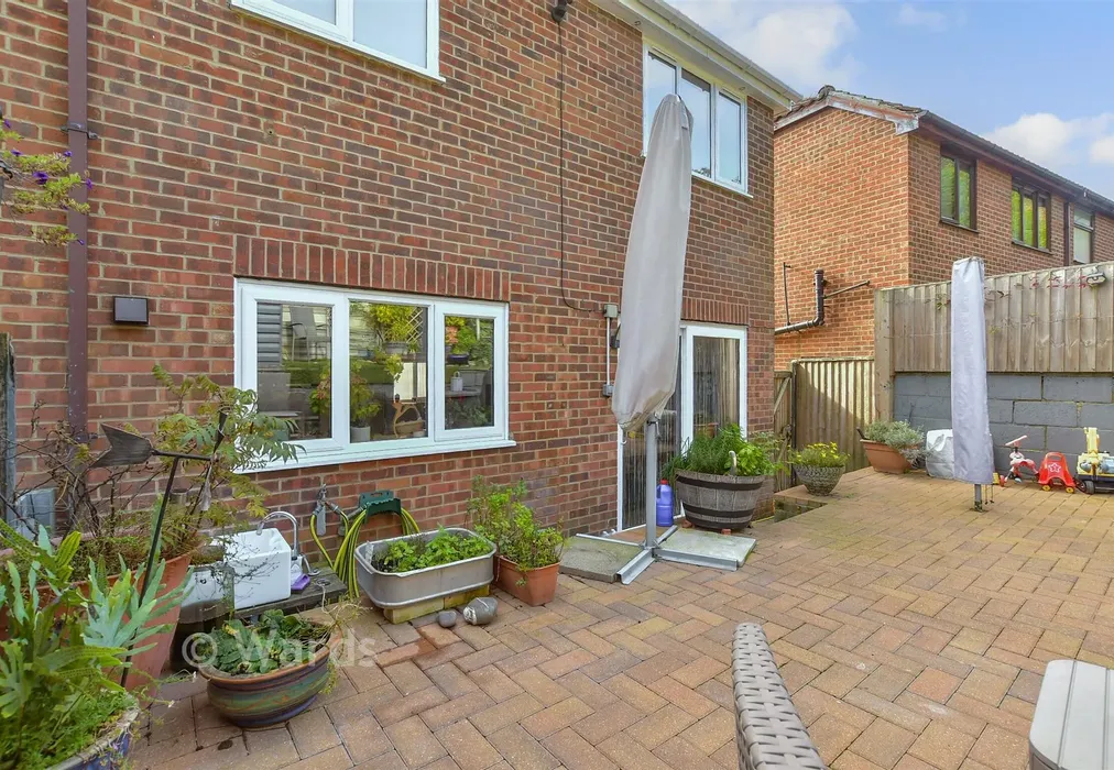 Patio / Decking - Edred Road, Dover, Kent - Wards of Kent