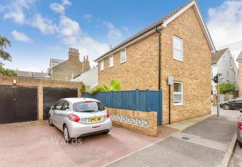 Driveway/Parking - Blenheim Road, Deal, Kent - Wards of Kent