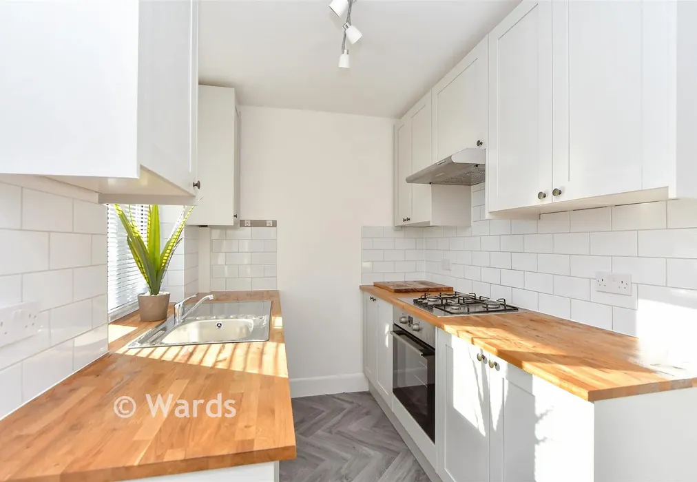 Kitchen - Keycol Hill, Bobbing, Sittingbourne, Kent - Wards of Kent