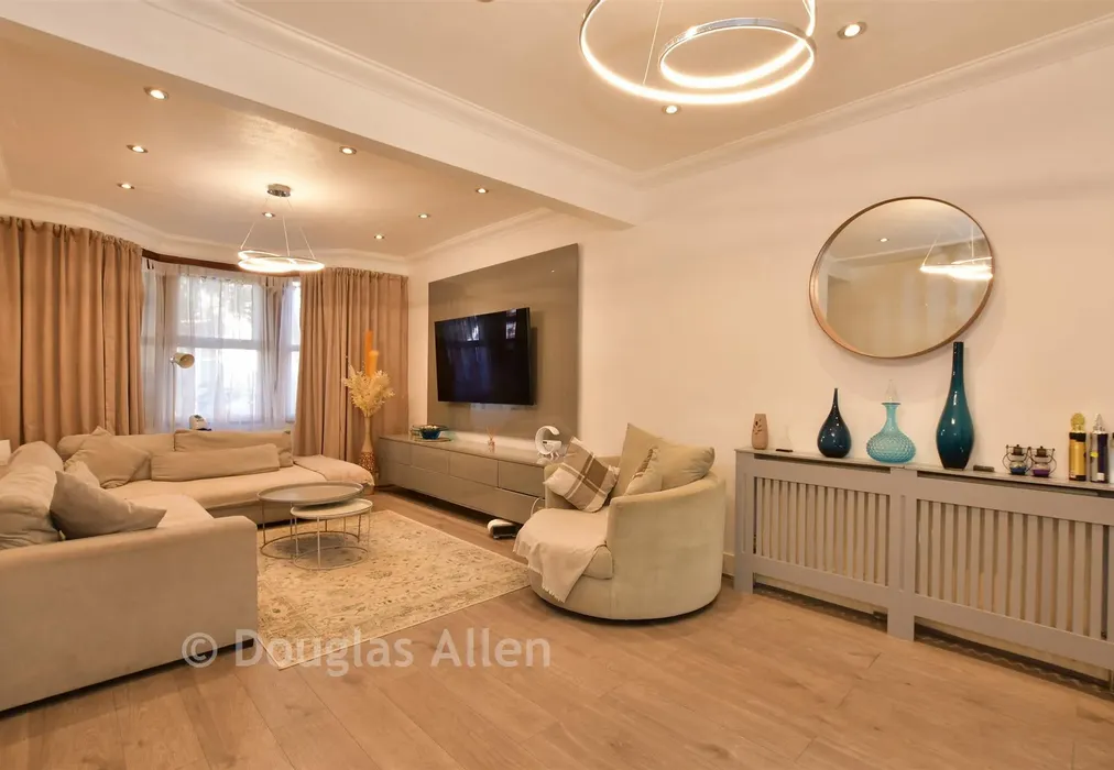 Lounge - Claughton Road, London - Wards of Kent
