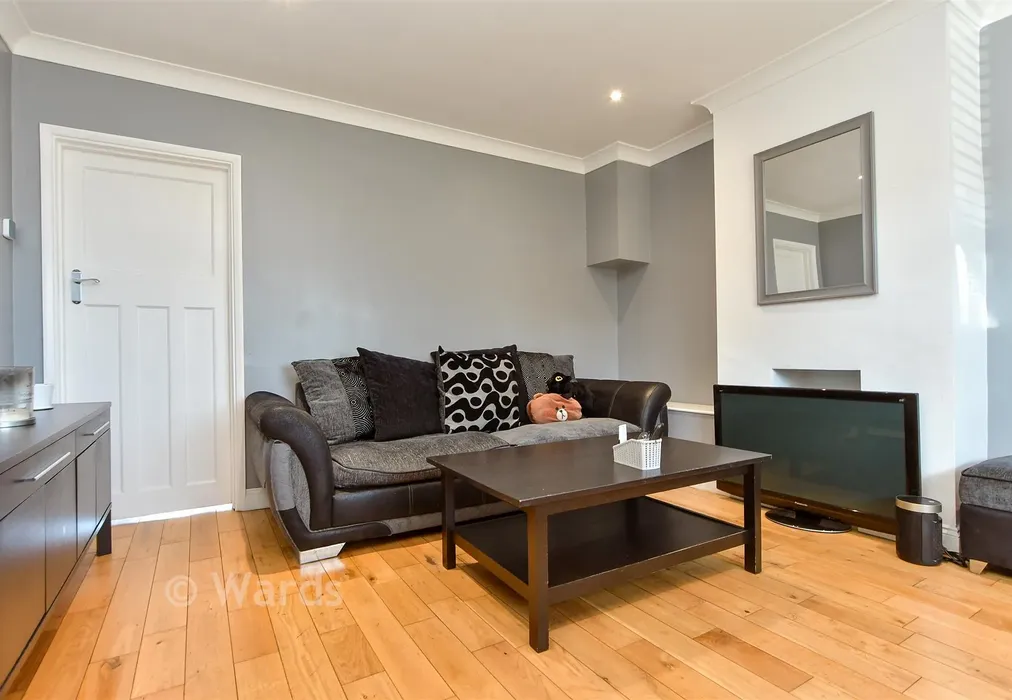 Lounge - Coronation Crescent, Queenborough, Sheerness, Kent - Wards of Kent