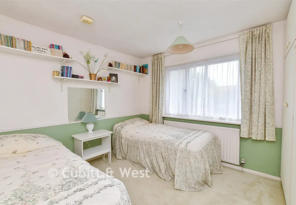 Bedroom 2 - The Meads, Brighton, East Sussex - Wards of Kent