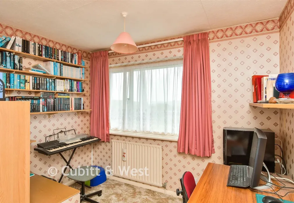 Bedroom 3 - The Meads, Brighton, East Sussex - Wards of Kent