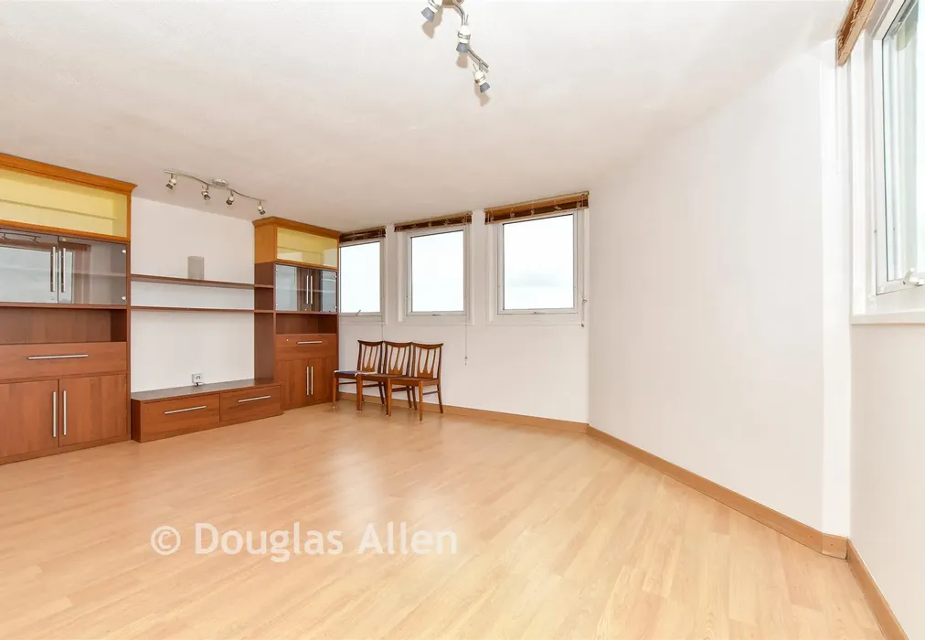 Lounge/Diner - Tamar Square, Woodford Green, Essex - Wards of Kent