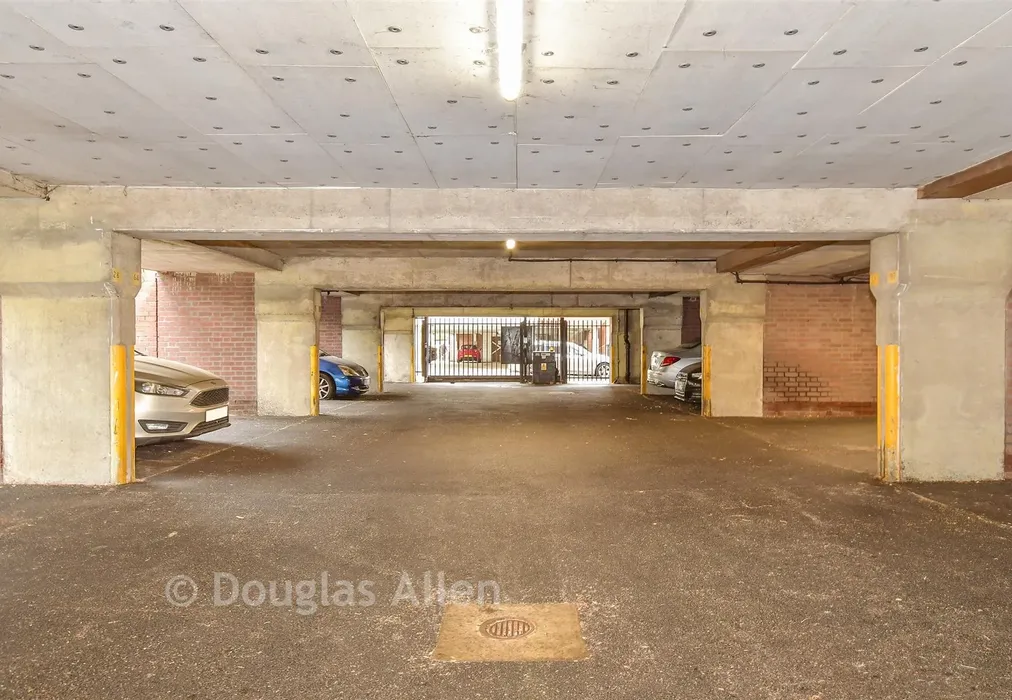 Driveway/Parking - Tamar Square, Woodford Green, Essex - Wards of Kent