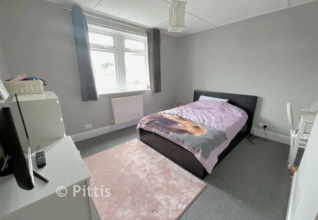 Bedroom 2 - Hooke Hill, Freshwater, Isle of Wight - Wards of Kent