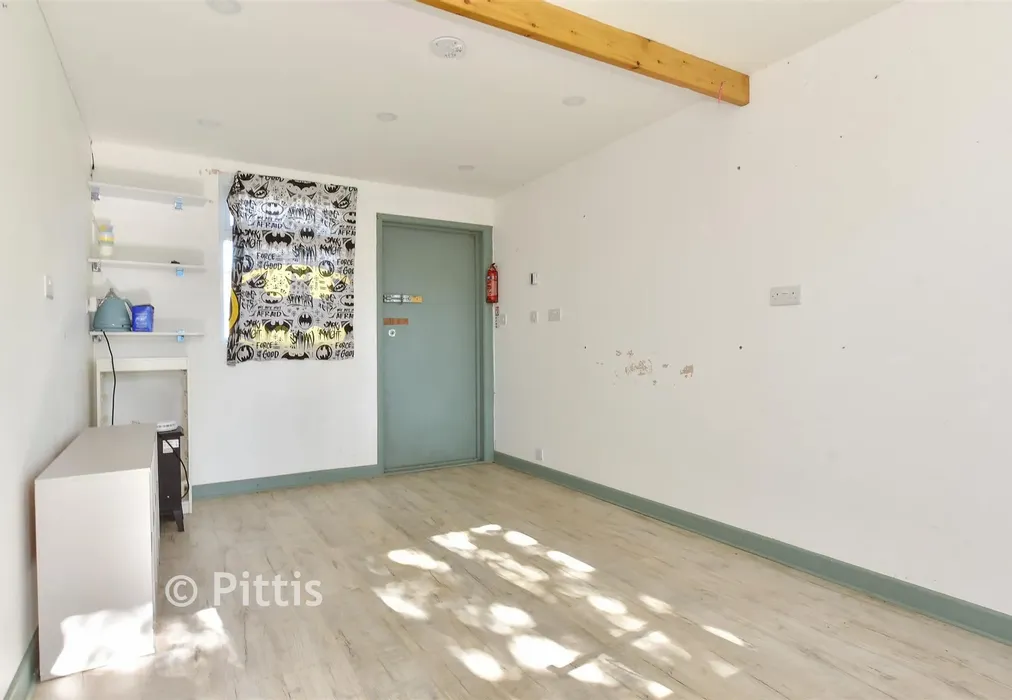 Store Room 1 - Hooke Hill, Freshwater, Isle of Wight - Wards of Kent