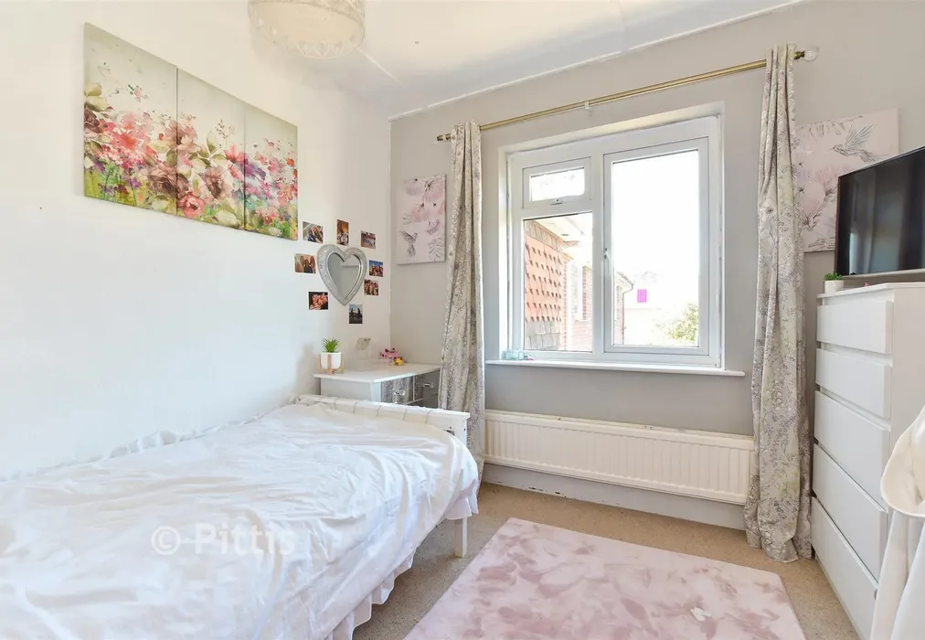 Bedroom 3 - Hooke Hill, Freshwater, Isle of Wight - Wards of Kent