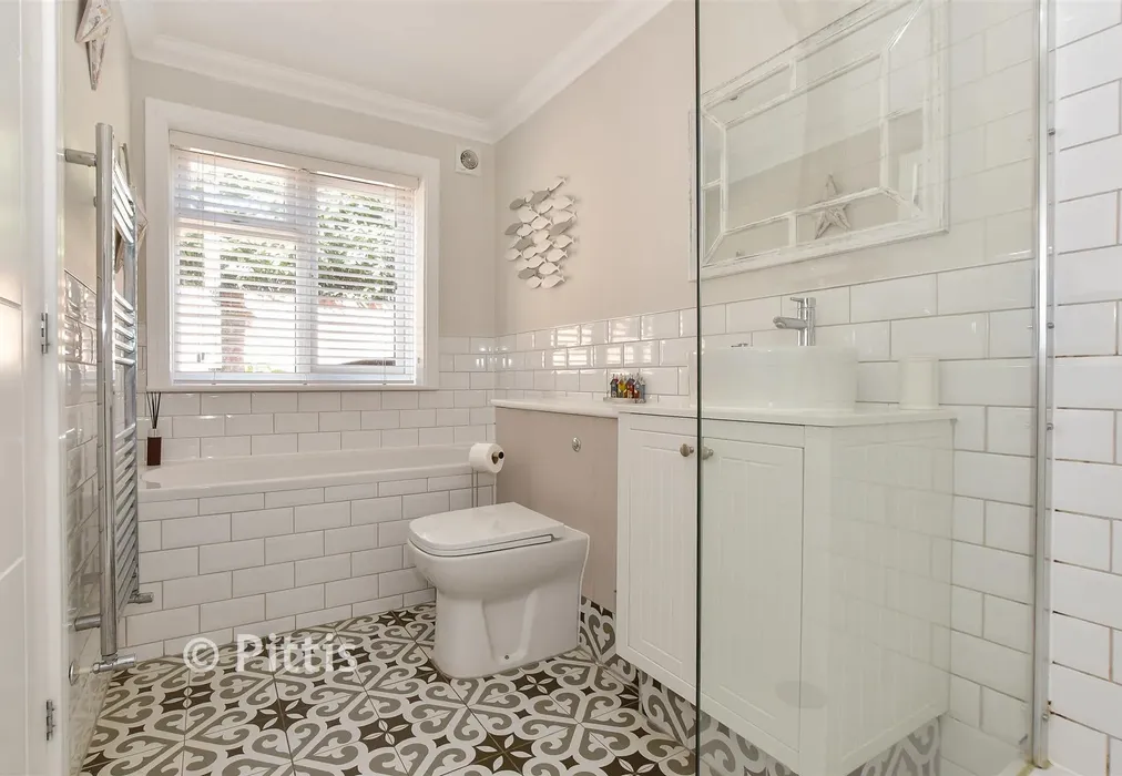 En-Suite Bathroom - Main Road, Rookley, Ventnor, Isle of Wight - Wards of Kent