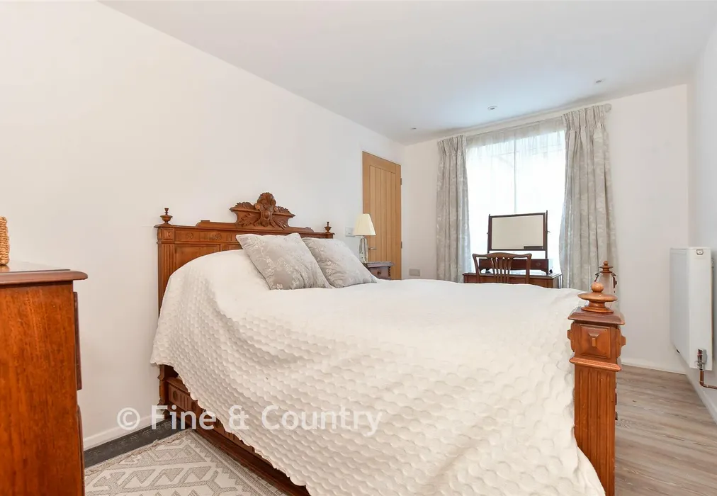 Annex Bedroom - Nubia Close, Cowes, Isle of Wight - Wards of Kent