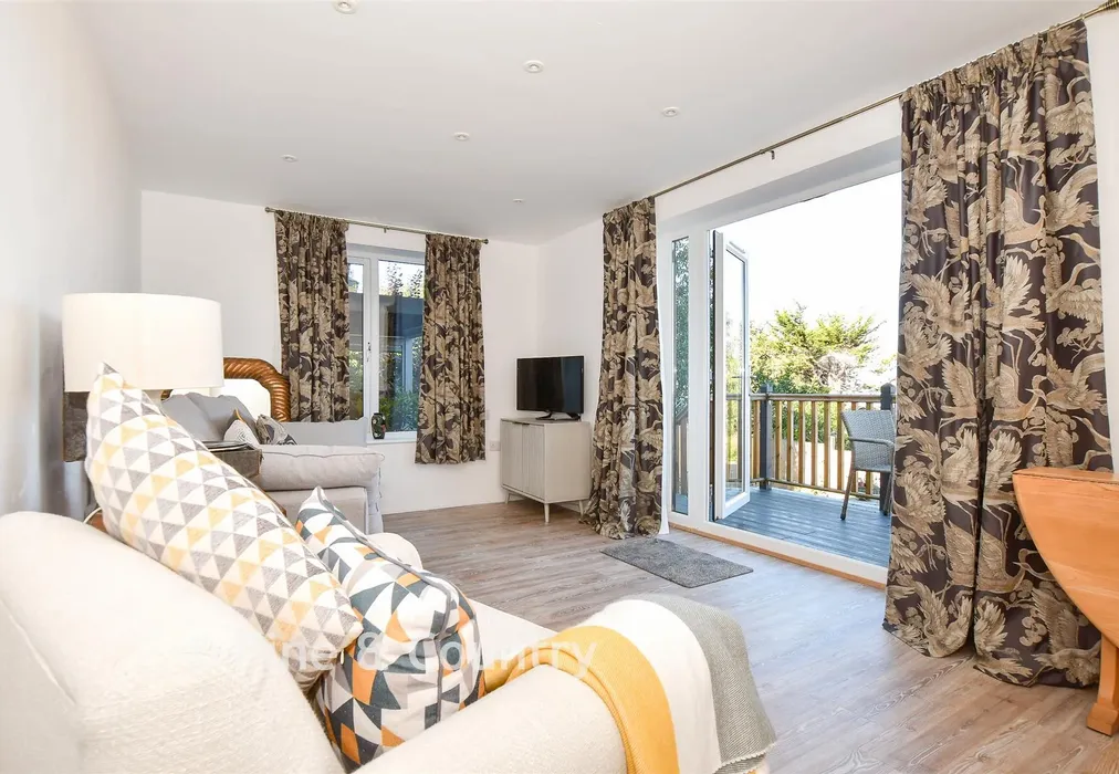 Annex Sitting Room - Nubia Close, Cowes, Isle of Wight - Wards of Kent