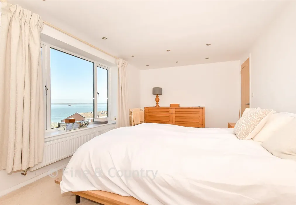 Bedroom 2 - Nubia Close, Cowes, Isle of Wight - Wards of Kent