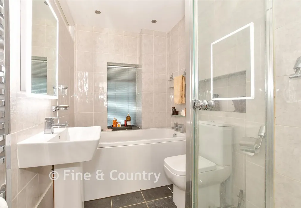 Bathroom - Nubia Close, Cowes, Isle of Wight - Wards of Kent