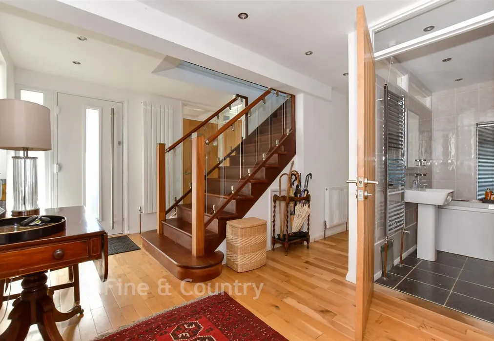 Internal Lifestyle Photograph - Nubia Close, Cowes, Isle of Wight - Wards of Kent