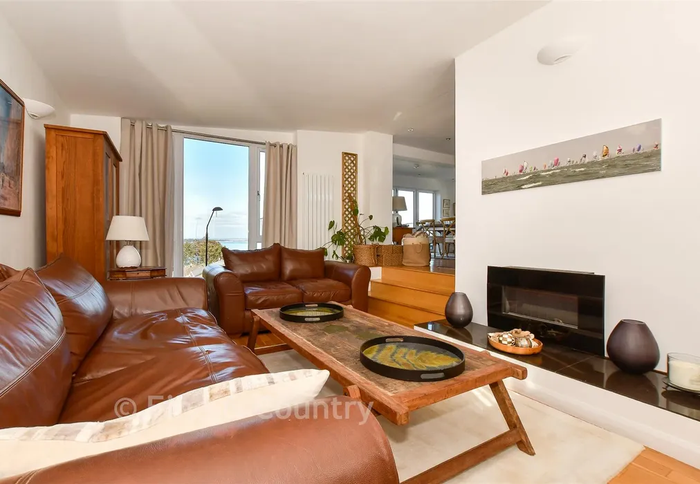 Sitting Area - Nubia Close, Cowes, Isle of Wight - Wards of Kent