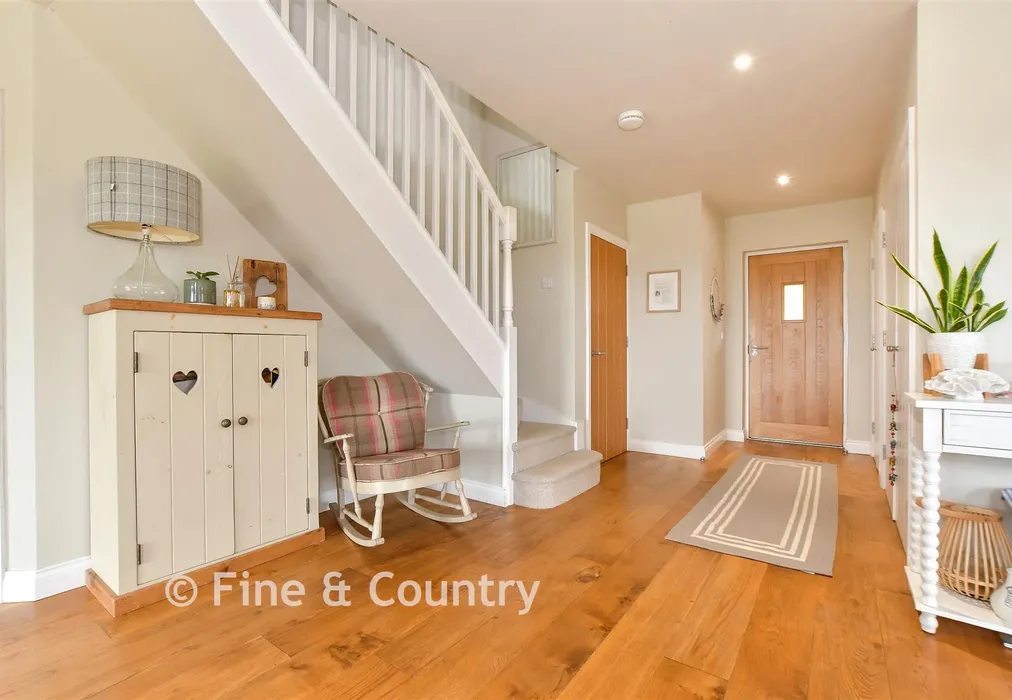Hallway - Mersley Downs Road, Downend, Isle of Wight - Wards of Kent