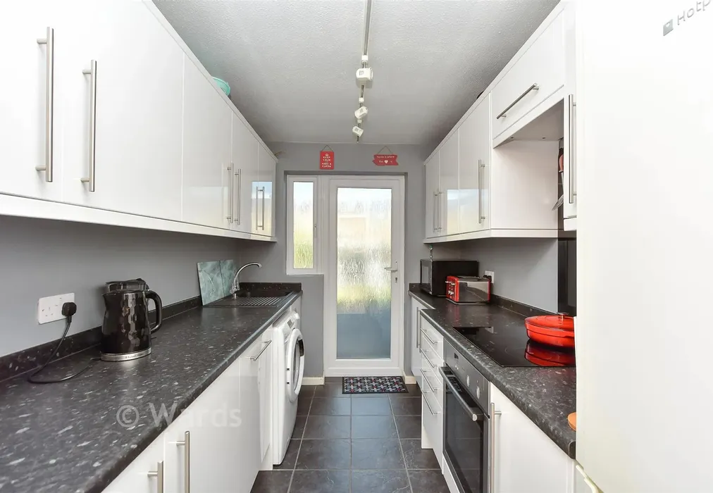 Kitchen - Judd Road, Faversham, Kent - Wards of Kent