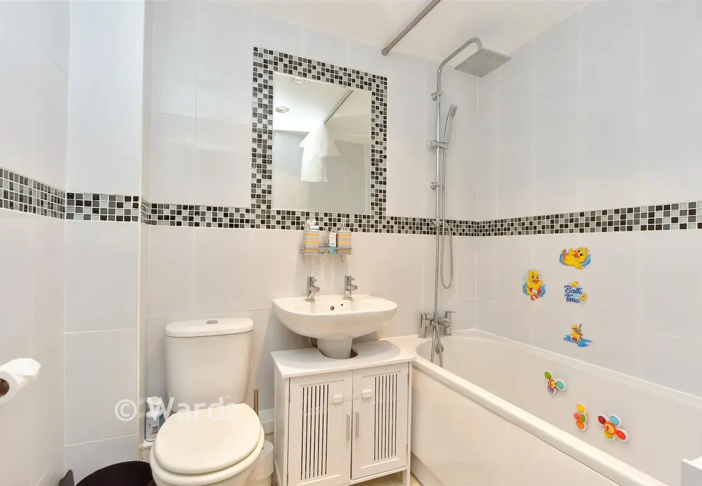 Bathroom - Marsden Gardens, Dartford, Kent - Wards of Kent