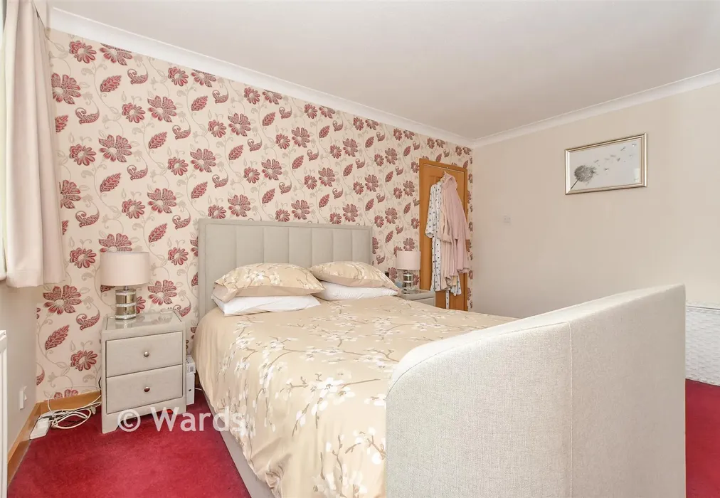 Bedroom 1 - Fieldway, Broad Oak, East Sussex - Wards of Kent