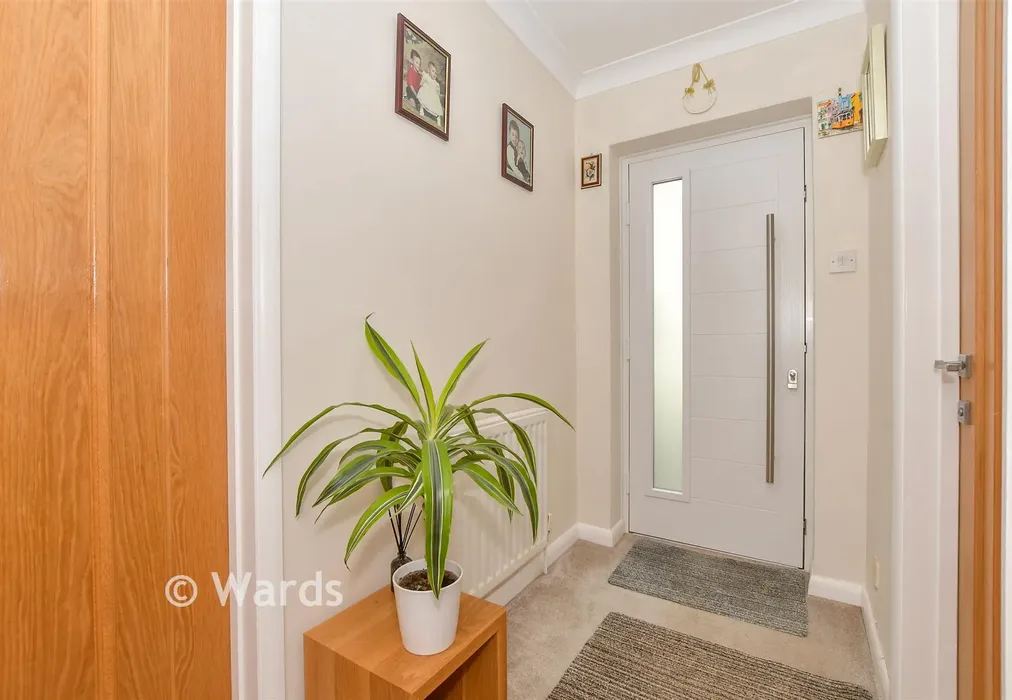 Hall - Fieldway, Broad Oak, East Sussex - Wards of Kent