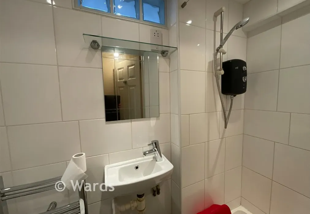 Shower - Effingham Street, Ramsgate, Kent - Wards of Kent