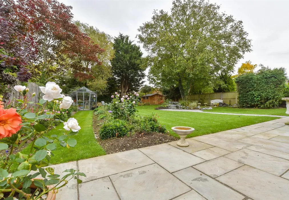 Rear Garden - Front Road, Woodchurch, Ashford, Kent - Wards of Kent