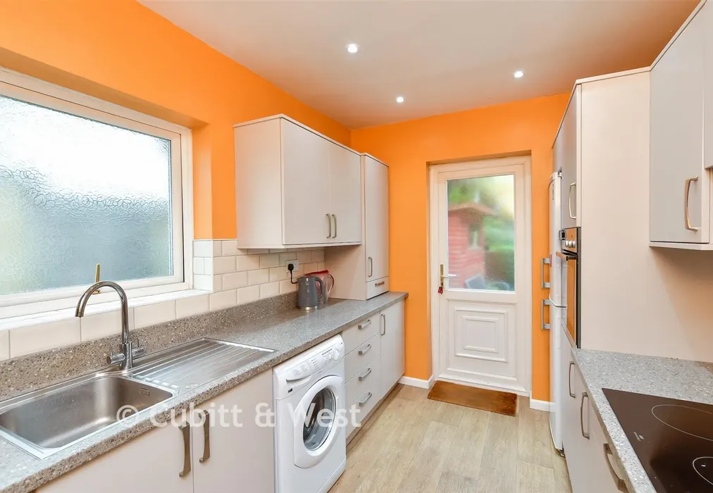 Kitchen - Wilmington Way, Brighton, East Sussex - Wards of Kent