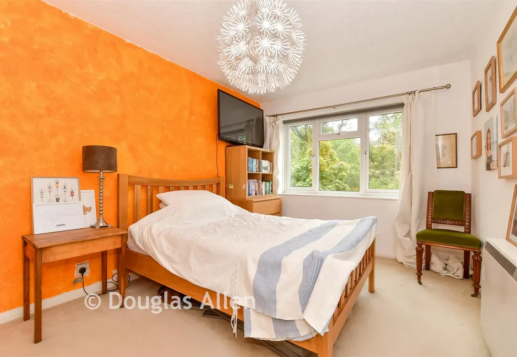 Bedroom 1 - Montalt Road, Woodford Green, Essex - Wards of Kent