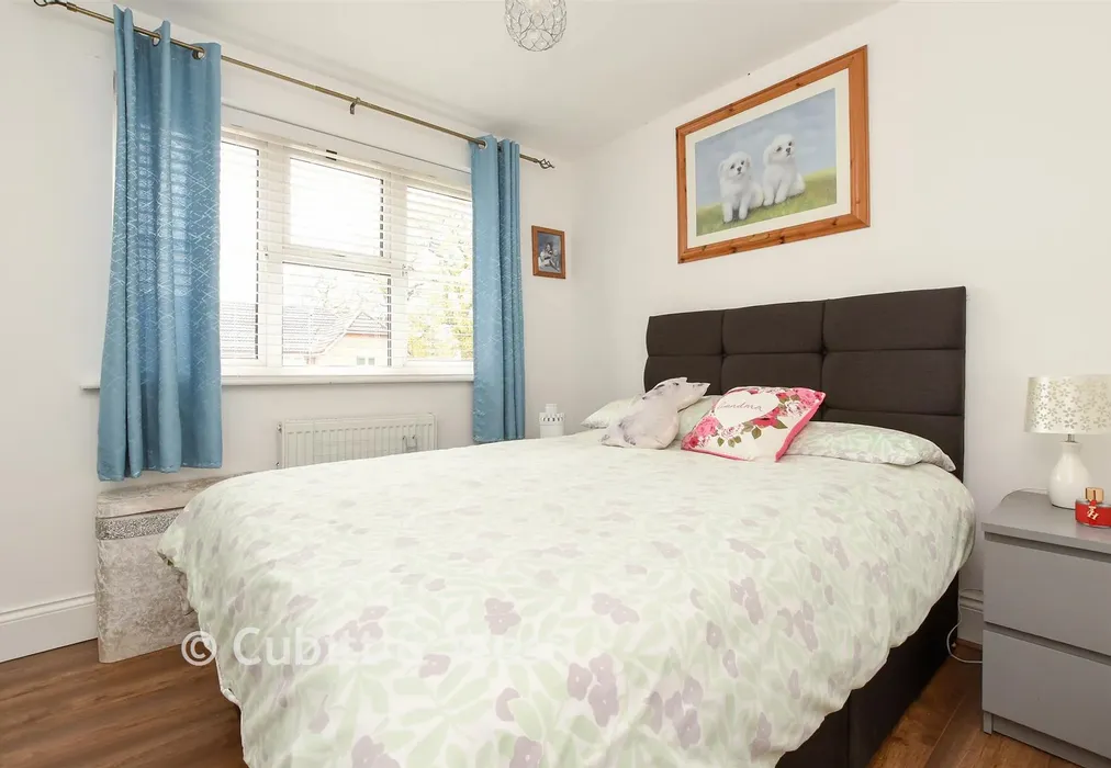 Bedroom 2 - Alberta Drive, Smallfield, Horley, Surrey - Wards of Kent