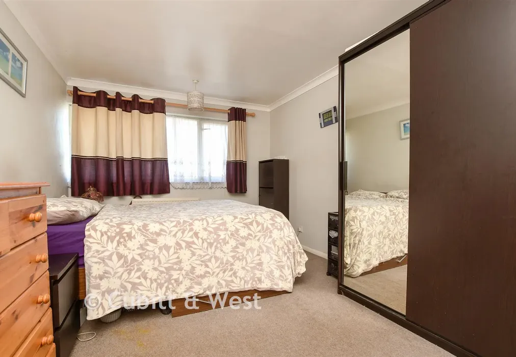 Bedroom 1 - Petridge Road, Redhill, Surrey - Wards of Kent