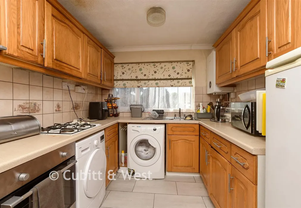 Kitchen/Breakfast Room - Petridge Road, Redhill, Surrey - Wards of Kent