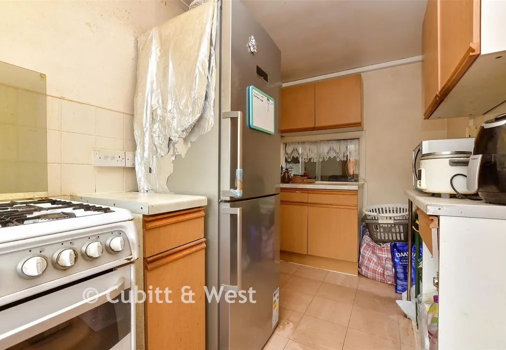 Kitchen - Shrublands Avenue, Croydon, Surrey - Wards of Kent